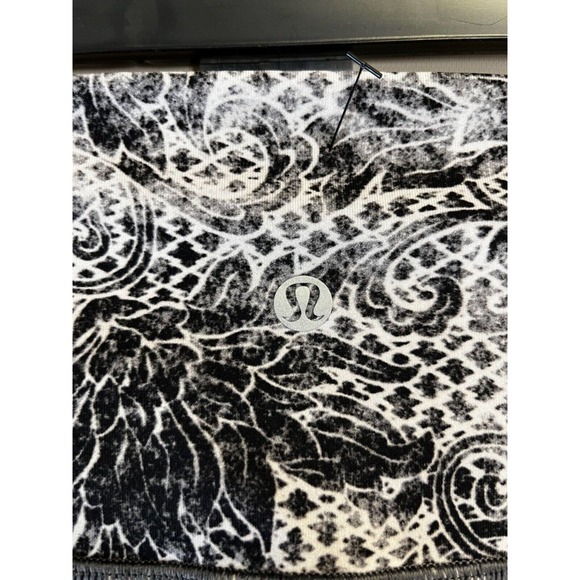 Lululemon Wunder Under 22” Luxtreme Serigraph Starlight Black Multi size 4. D17 - Picture 3 of 4